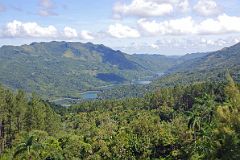 64 Cuba - Trinidad - Sierra del Escambray - Embalse Hanabanilla reservoir.jpg